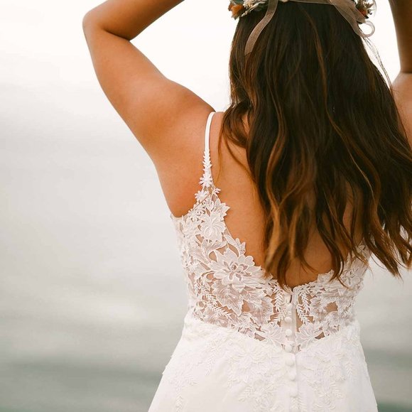 Essence of Australia Wedding Dress, Bridal Size 8 - Never worn or altered! - Picture 6 of 6